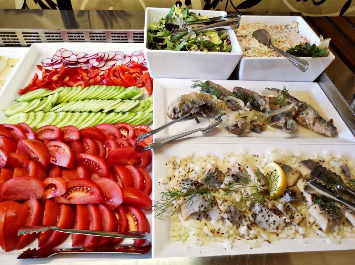 Zlota Jesien Restauracja I Noclegi Nad Jeziorem Kartuzy Dış mekan fotoğraf